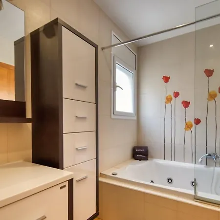 Costacabana - Ashley Lloret de Mar